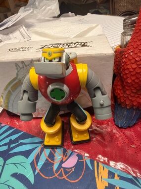 Figure 2004 Mattel Capcom Mega Man NT Warrior Guts Man action figur
